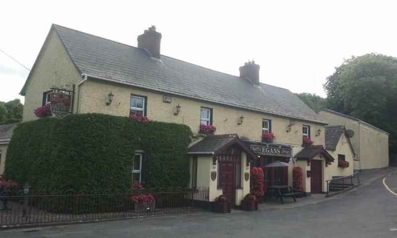 The Village Studio Apartments Moate Eksteriør billede