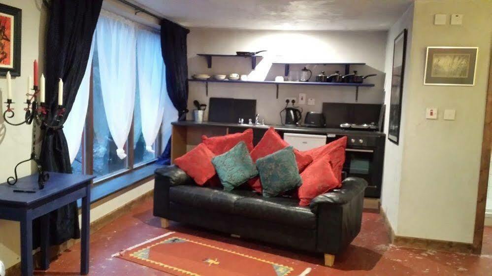 The Village Studio Apartments Moate Eksteriør billede